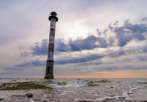 Kiipsaare tuletorn. Selle nurga alt vaadates viltu