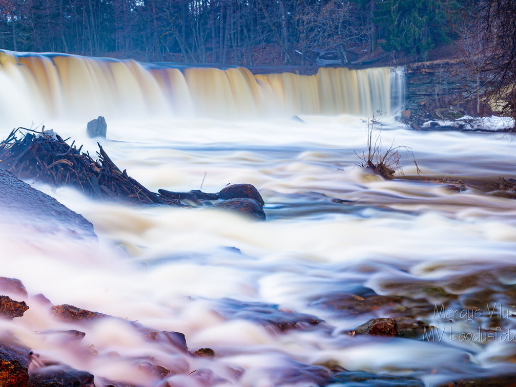Keila juga värvides
