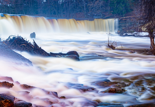 Keila juga värvides